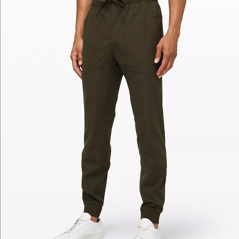 Lululemon Men’s ninja / jogger pants - olive green